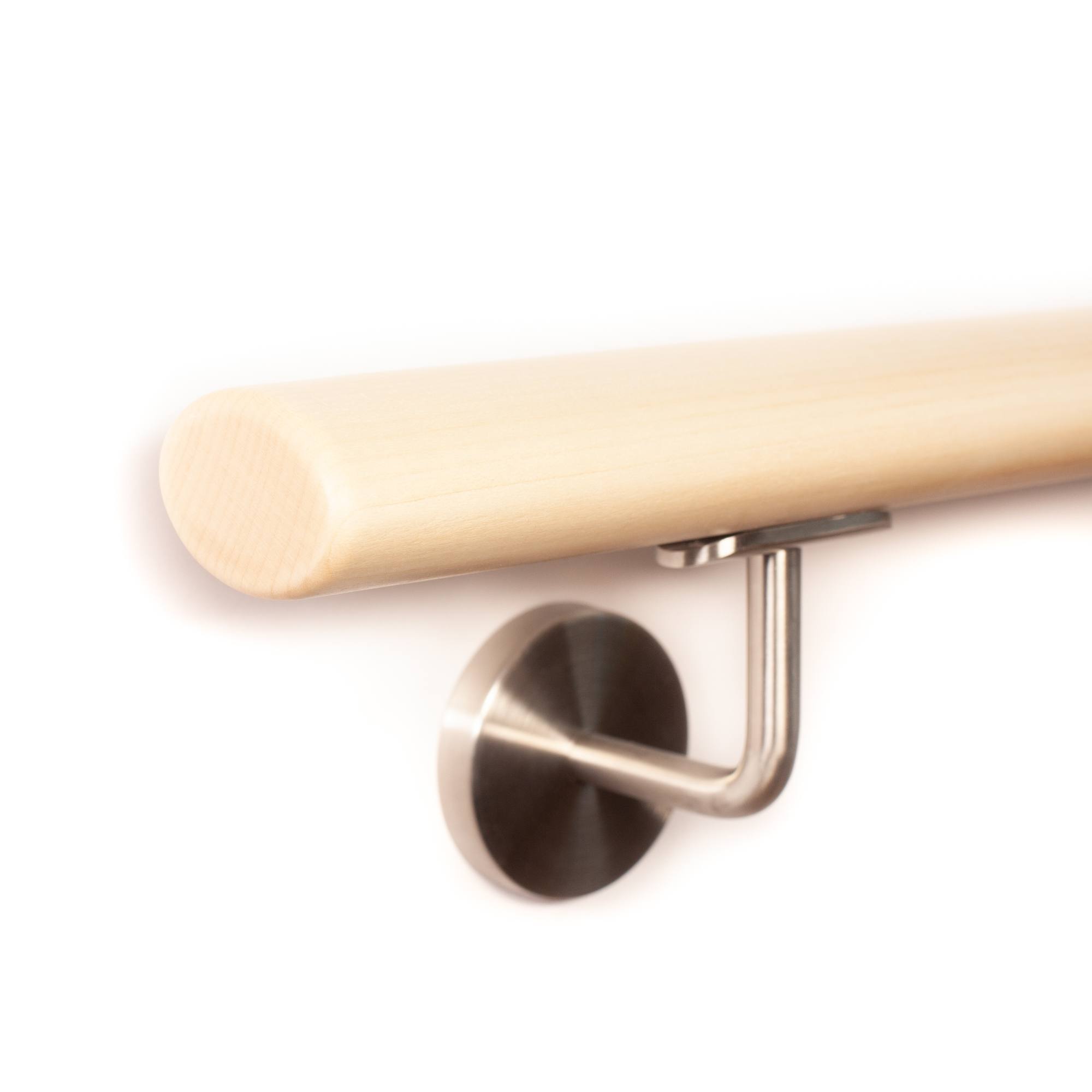 Handlauf Ahorn oval natur, Ende mit Radius abgerundet, Edelstahl-Handlaufhalter, Wandmontage, Nahaufnahme