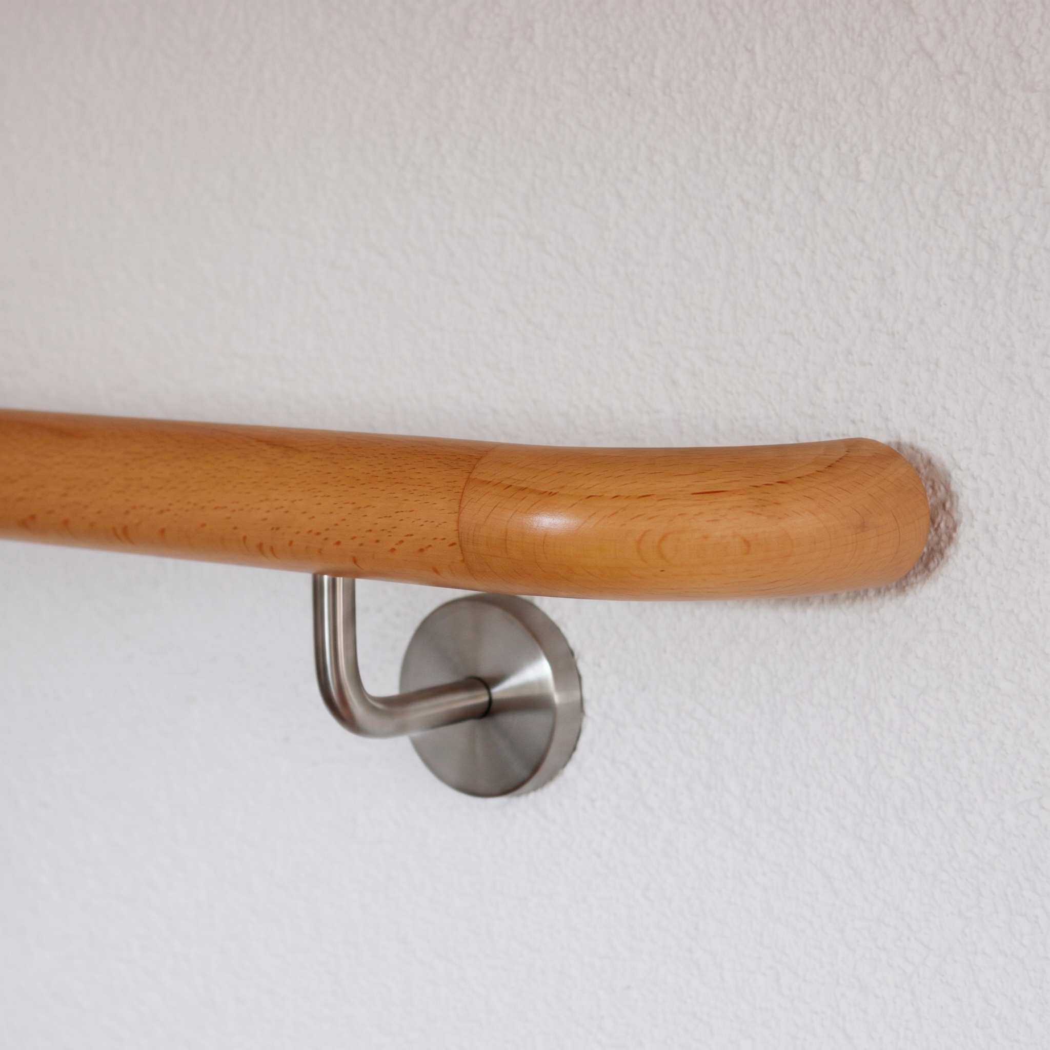Kinderhandlauf Buche rund Ø 35/40 mm inkl. Endbögen | nach Maß | Treppe & Wand