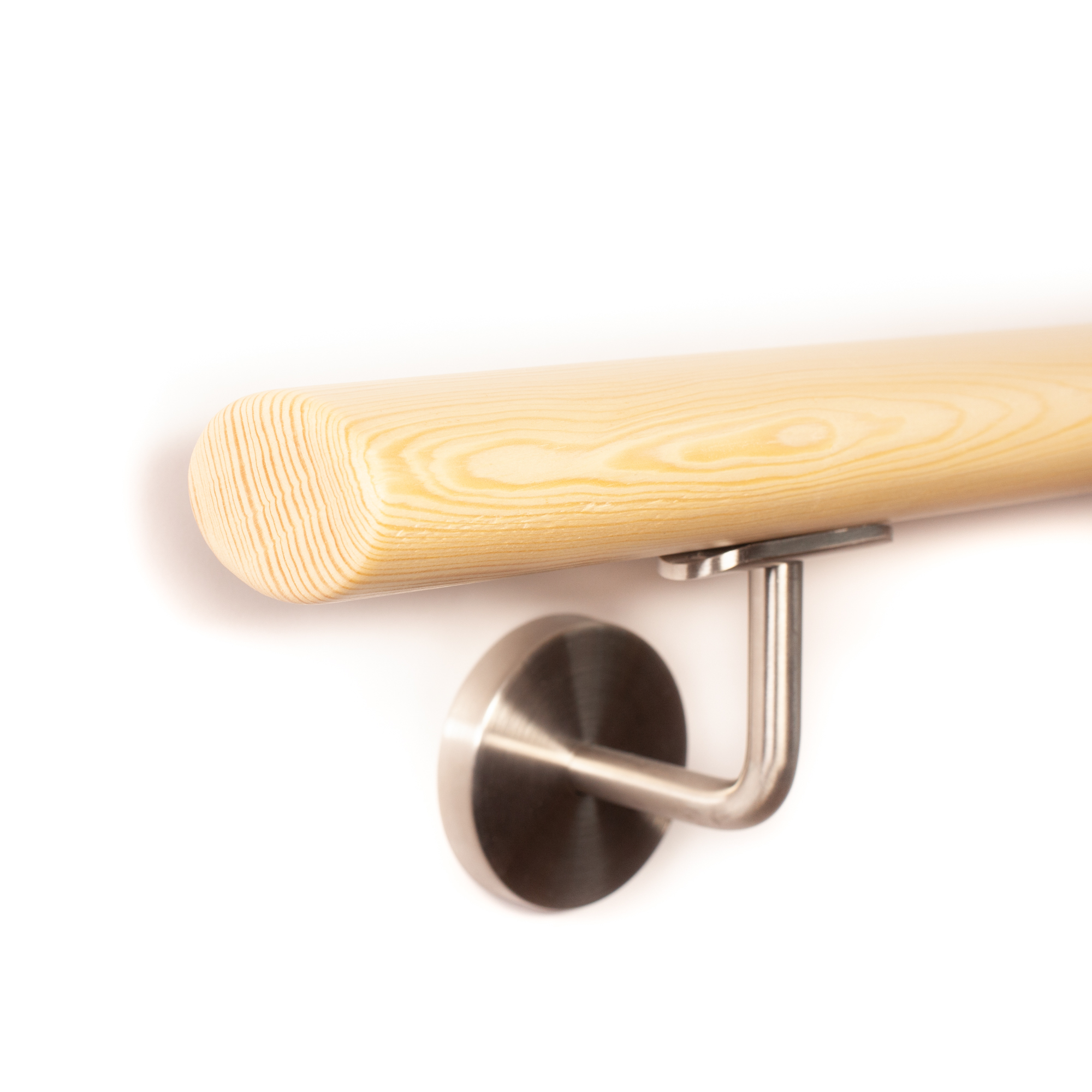Handlauf Fichte oval natur, Ende mit Radius abgerundet, Edelstahl-Handlaufhalter, Wandmontage, Nahaufnahme