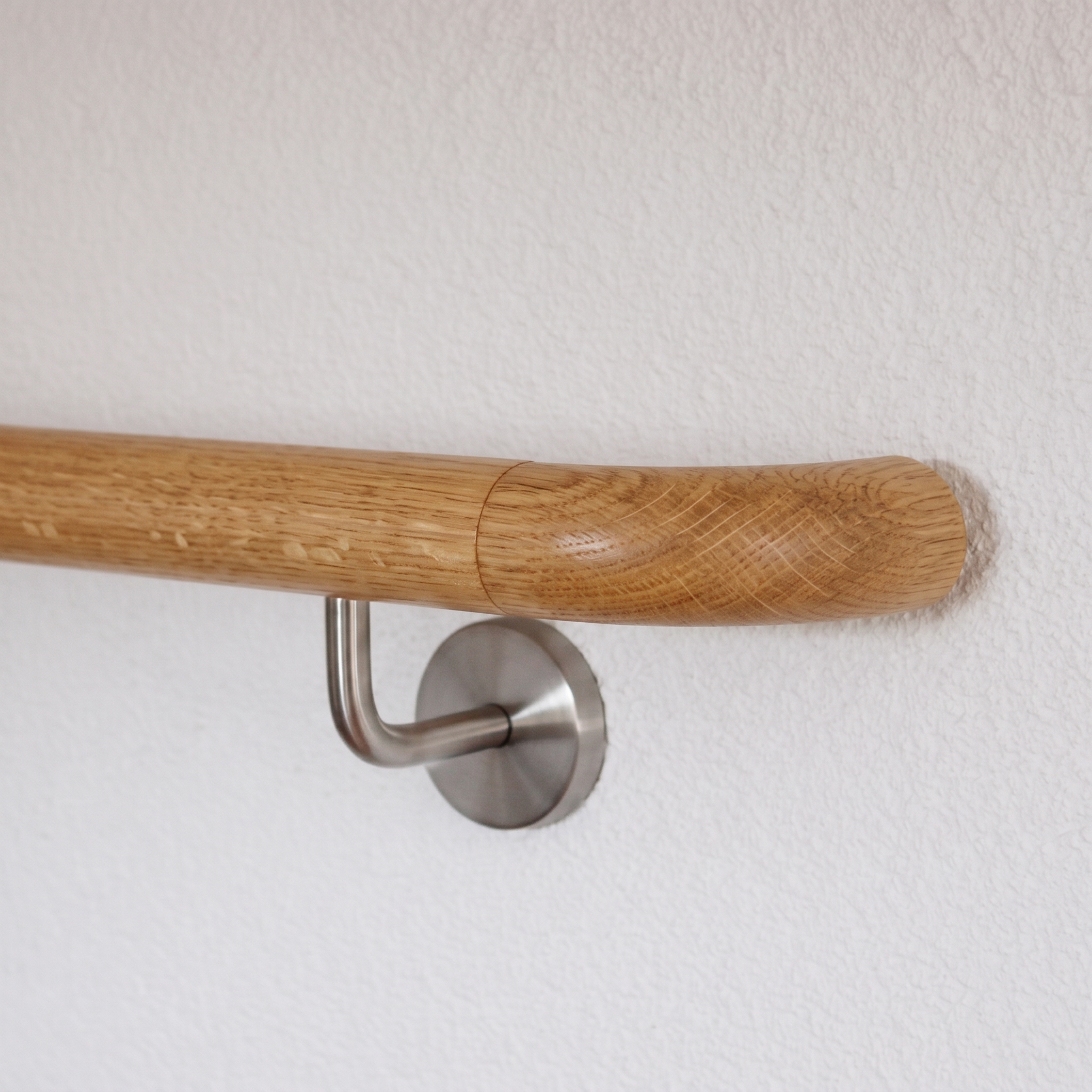 Kinderhandlauf Eiche rund Ø 35/40 mm inkl. Endbögen | nach Maß | Treppe & Wand